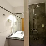 Opal 3*
