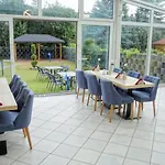 Opal Szálloda 3*