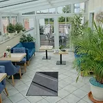 Hotel Opal