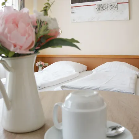 Hotel Opal